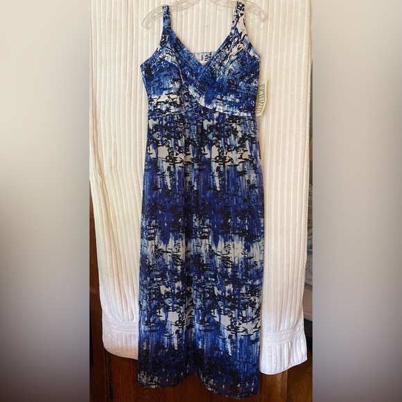Bethany NWT Navy Pattern with White Maxi Dress - Picture 2 of 7